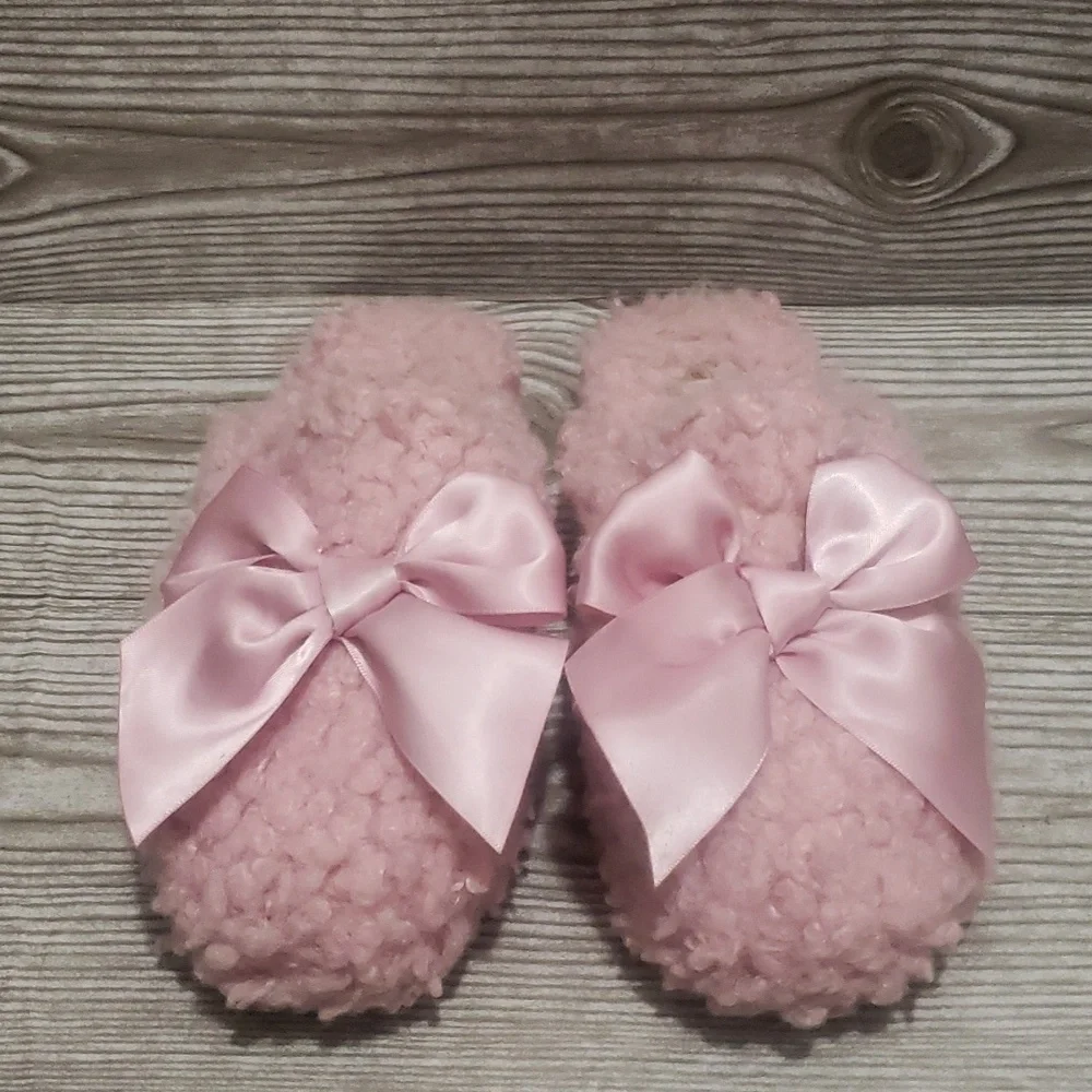 Ugg faux fur pink bow cozy youth slippers size 1